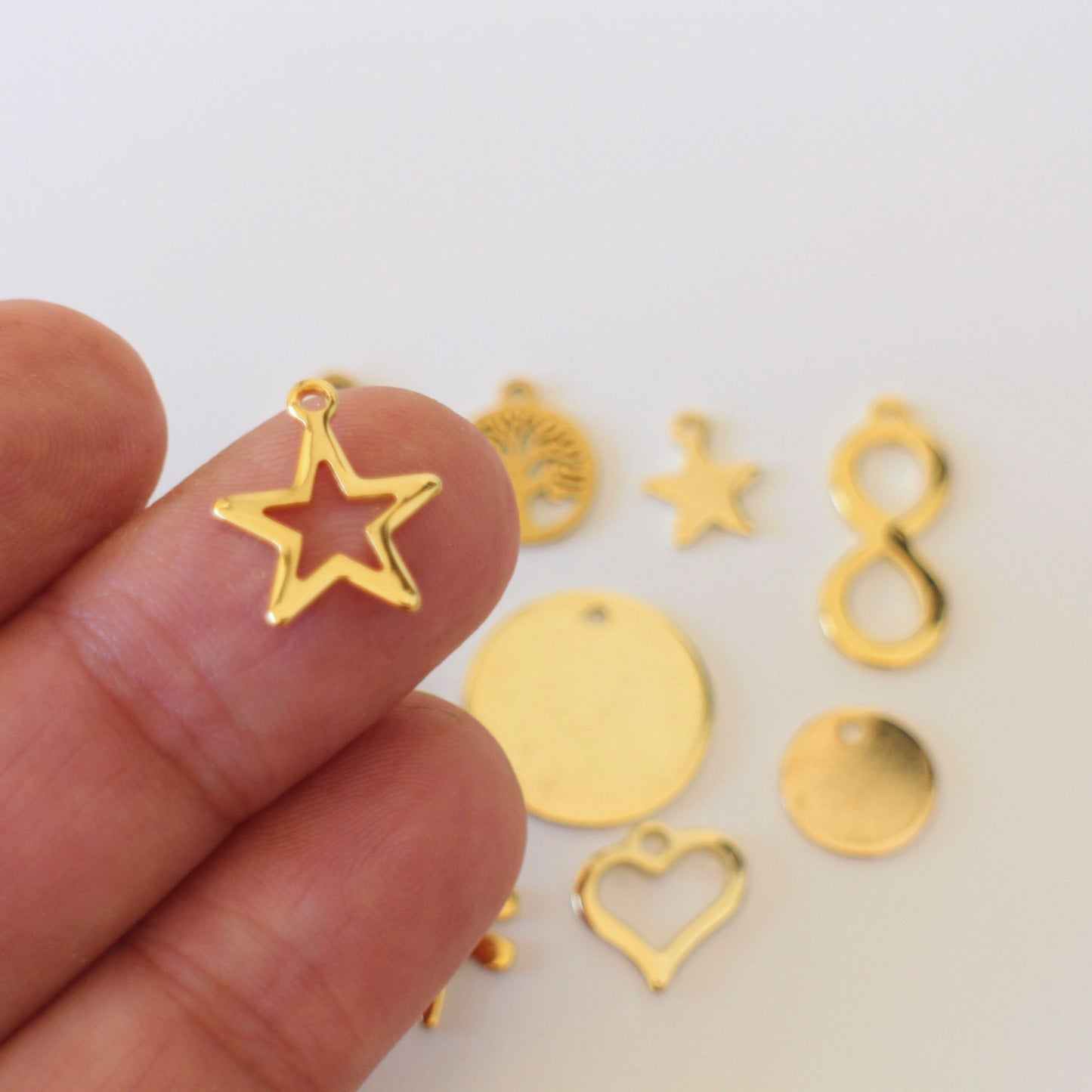 Different Designs Unisex Cute Gold Plated Stainless Steel Charms For Jewelry Making