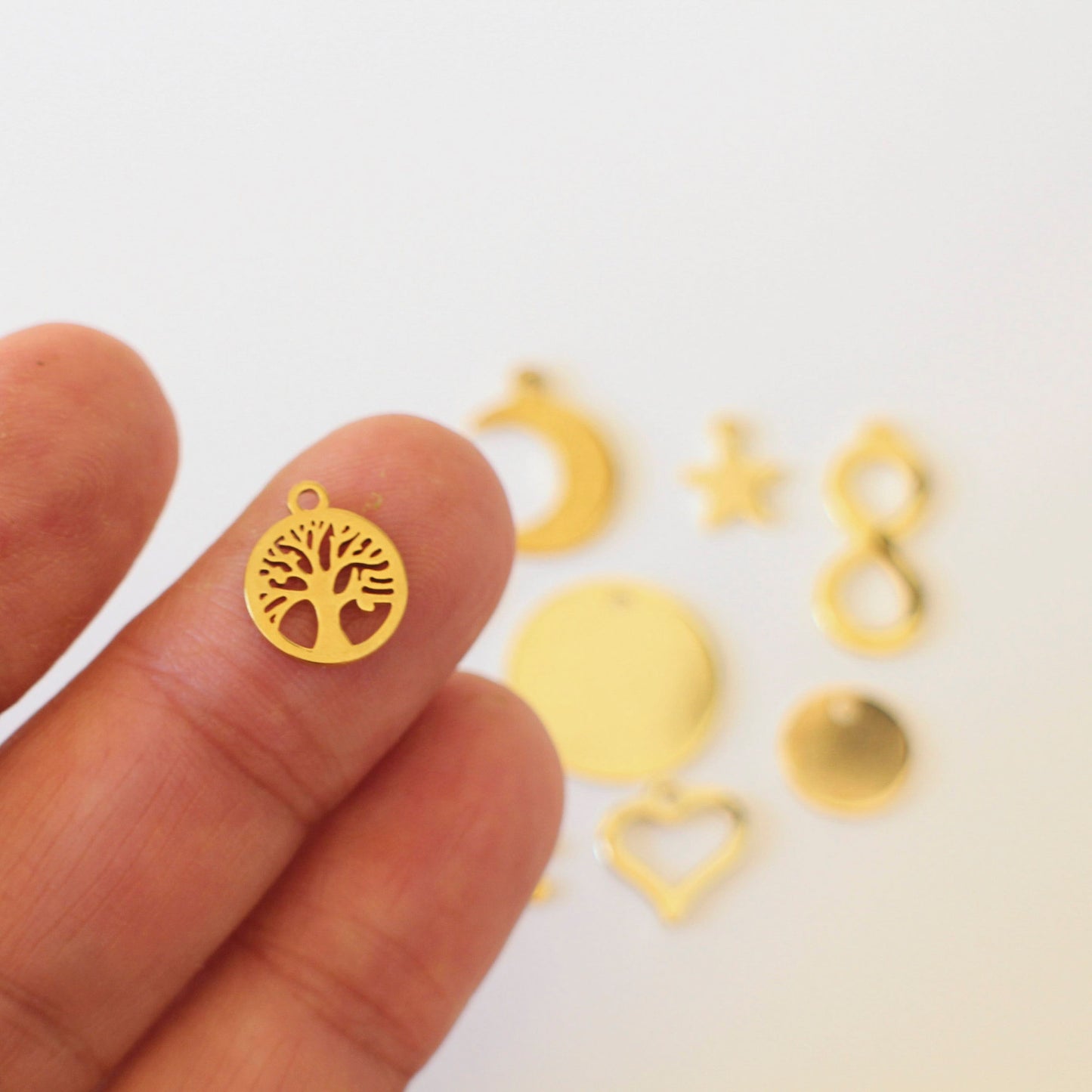 Different Designs Unisex Cute Gold Plated Stainless Steel Charms For Jewelry Making